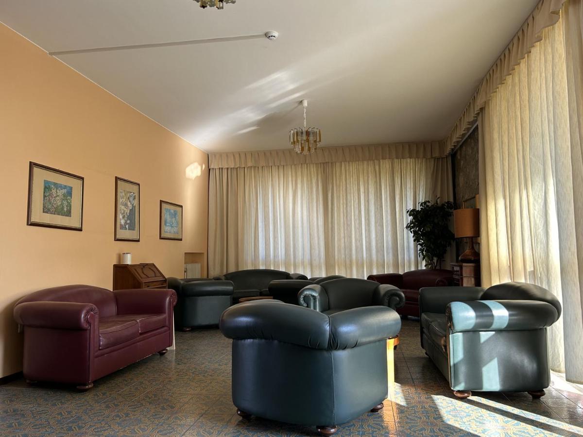 Hotel Diana Riva del Garda Exterior foto