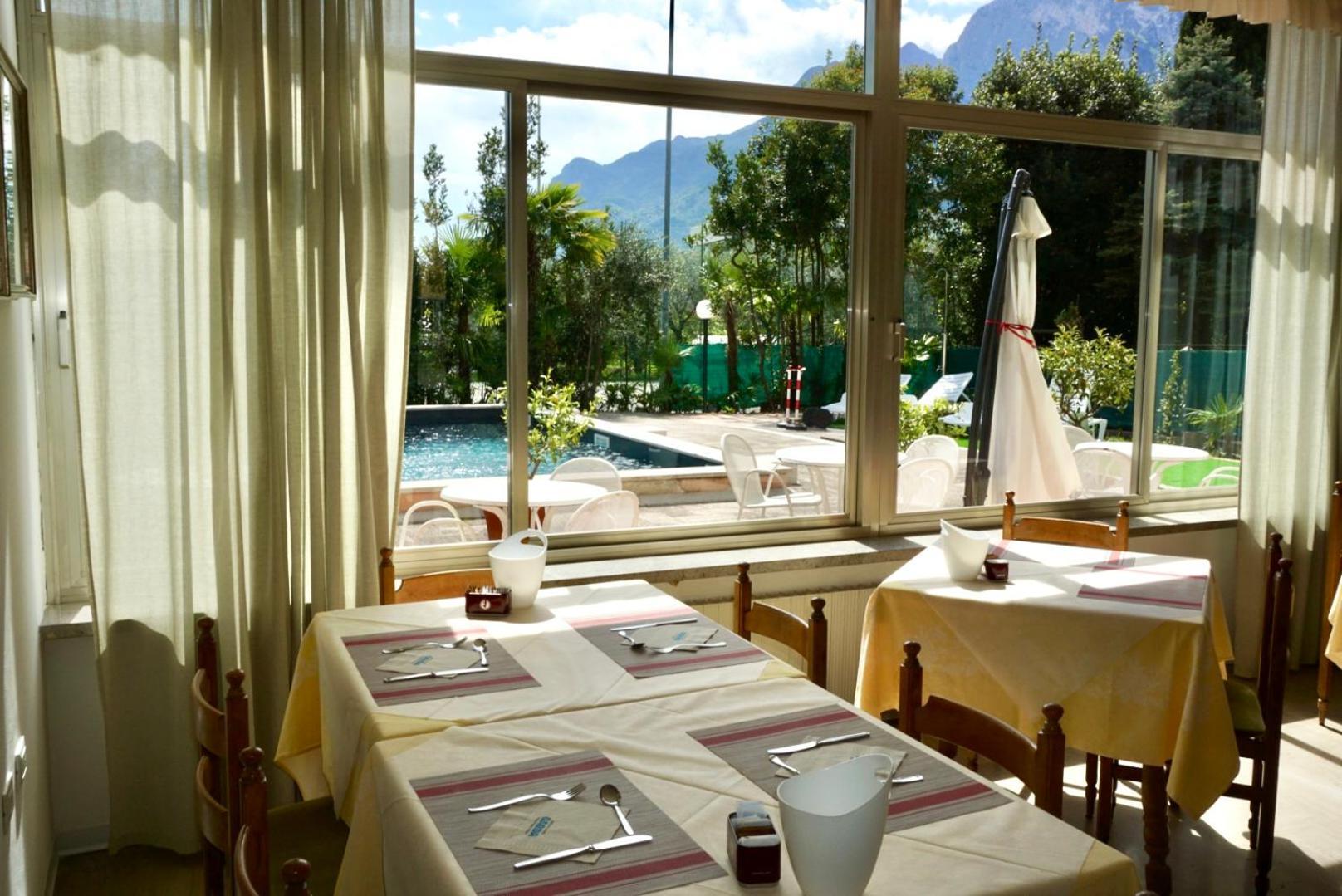 Hotel Diana Riva del Garda Exterior foto